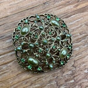 Square Vintage Style Rhinestone Green Faceted Lime Gold Tone Brooch